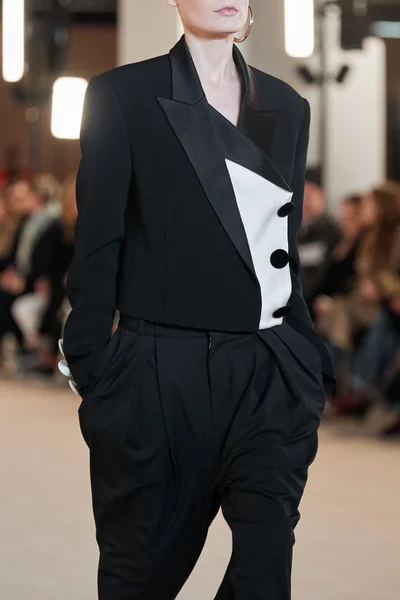 Look 211
